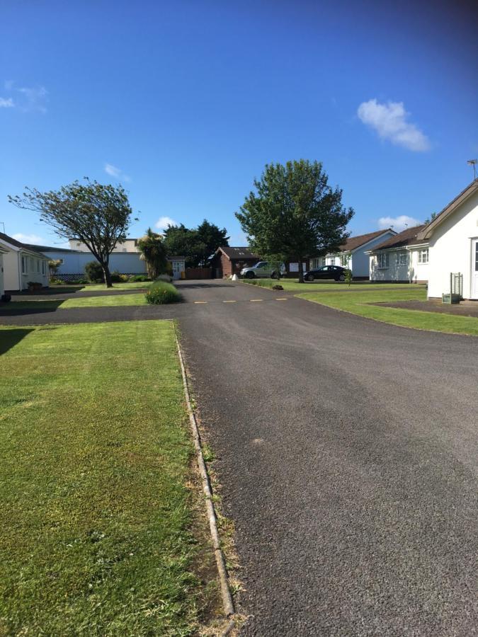 Number 43 The Gower Holiday Village Swansea Exterior foto